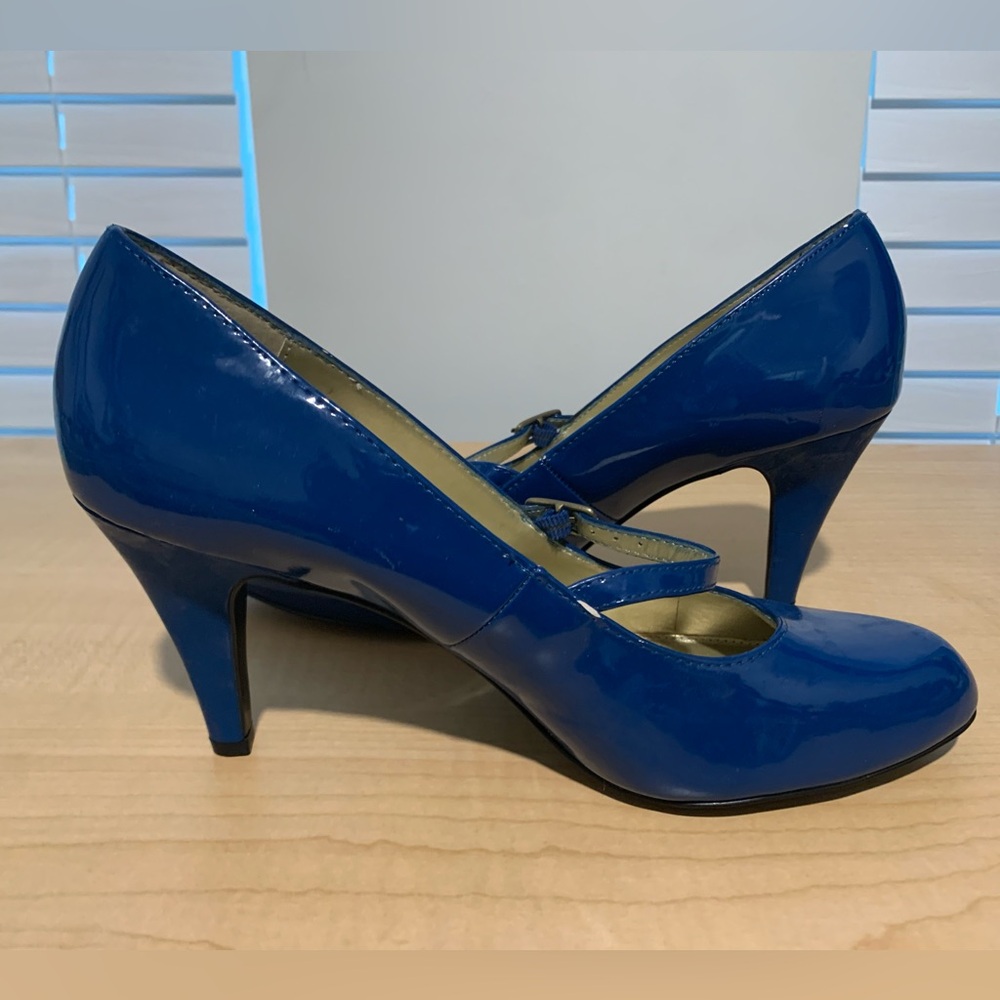 Liz Claiborne Caris Mary Jane Heels